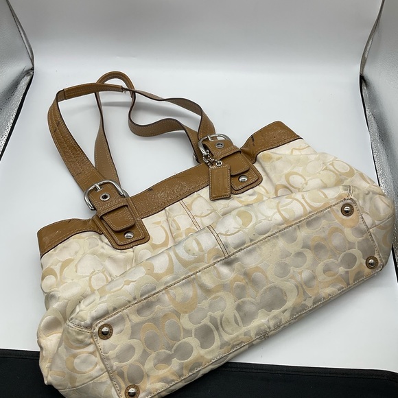 EXTRA LARGE COACH PLEATED SHOULDER BAG - Picture 6 of 10